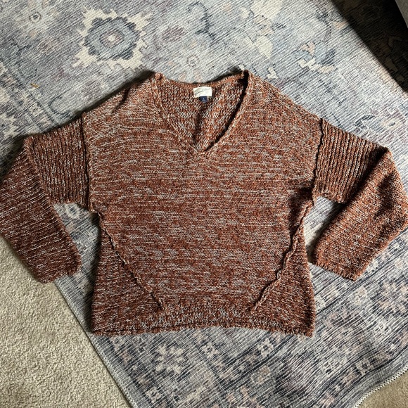 Universal Thread Sweater - Picture 1 of 4